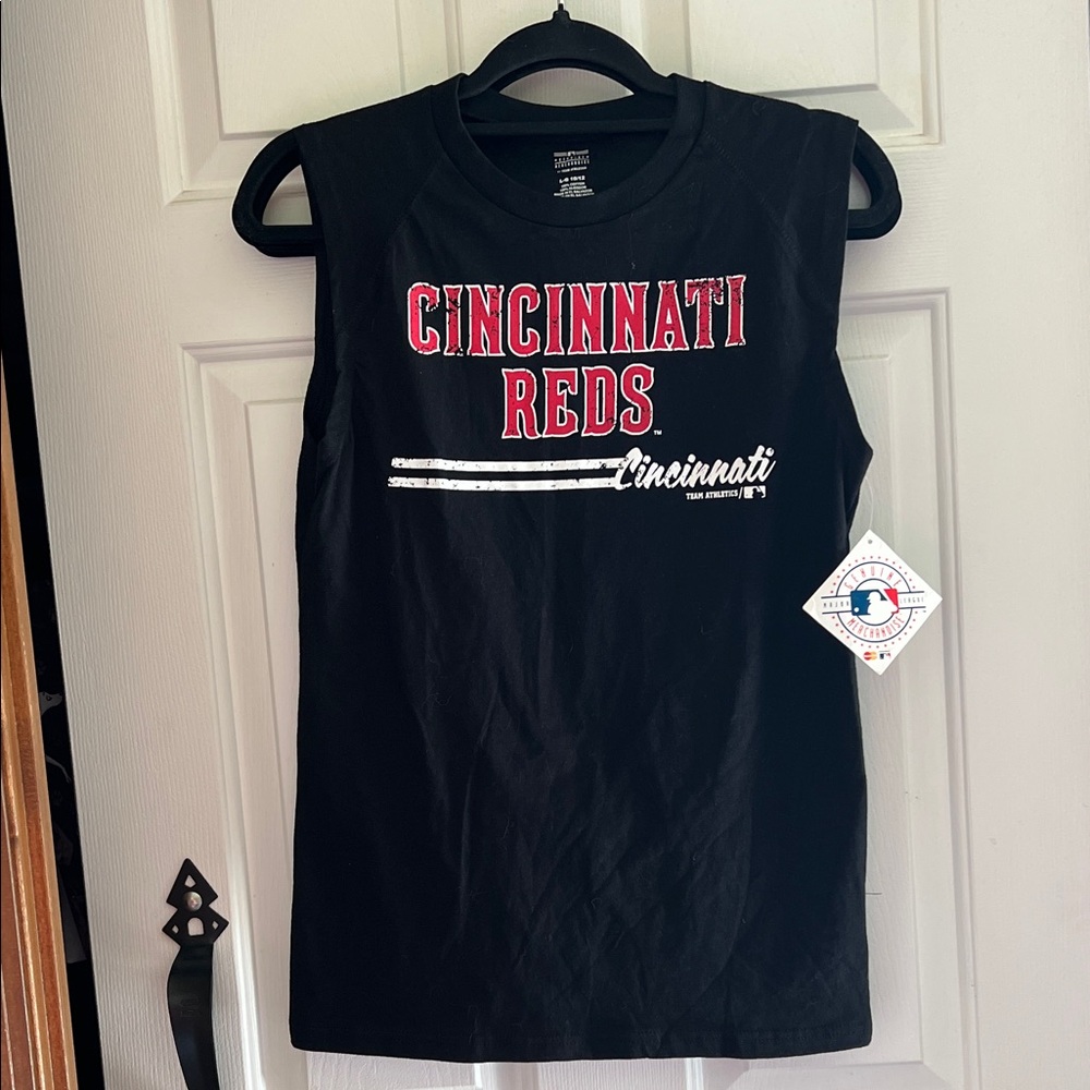 Cincinnati Reds Black Sleeveless Tee cut off  boys 10/12 NEW WITH TAGS